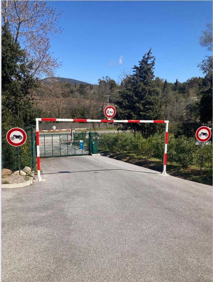 Les Restanques Vue Mer Roses 1070 Rez De Jardin Grimaud Zewnętrze zdjęcie