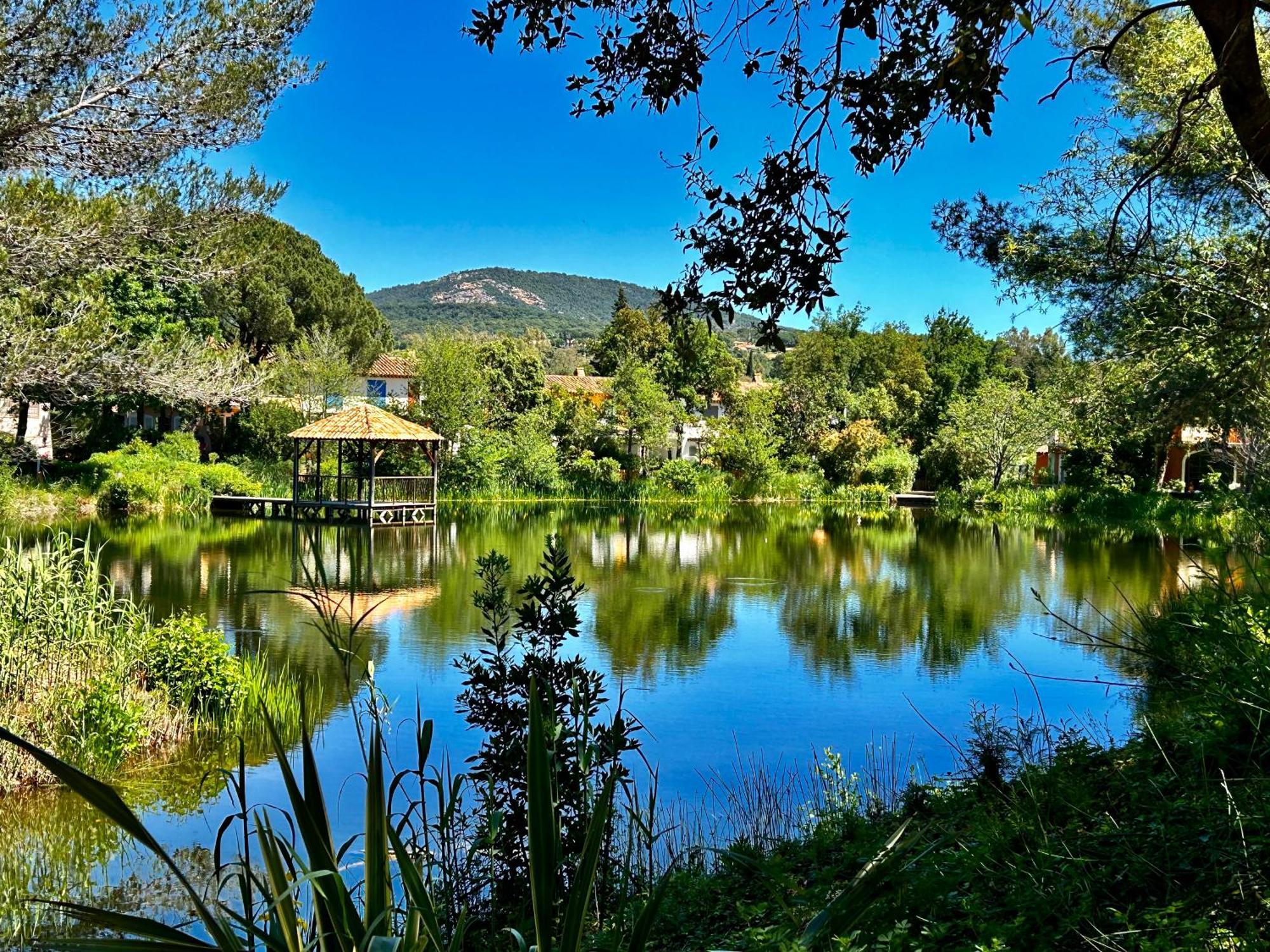 Les Restanques Vue Mer Roses 1070 Rez De Jardin Grimaud Zewnętrze zdjęcie